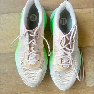 Lululemon Blissfeels, Size 9.5